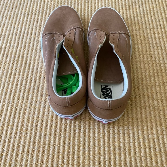 Vans - Picture 3 of 4